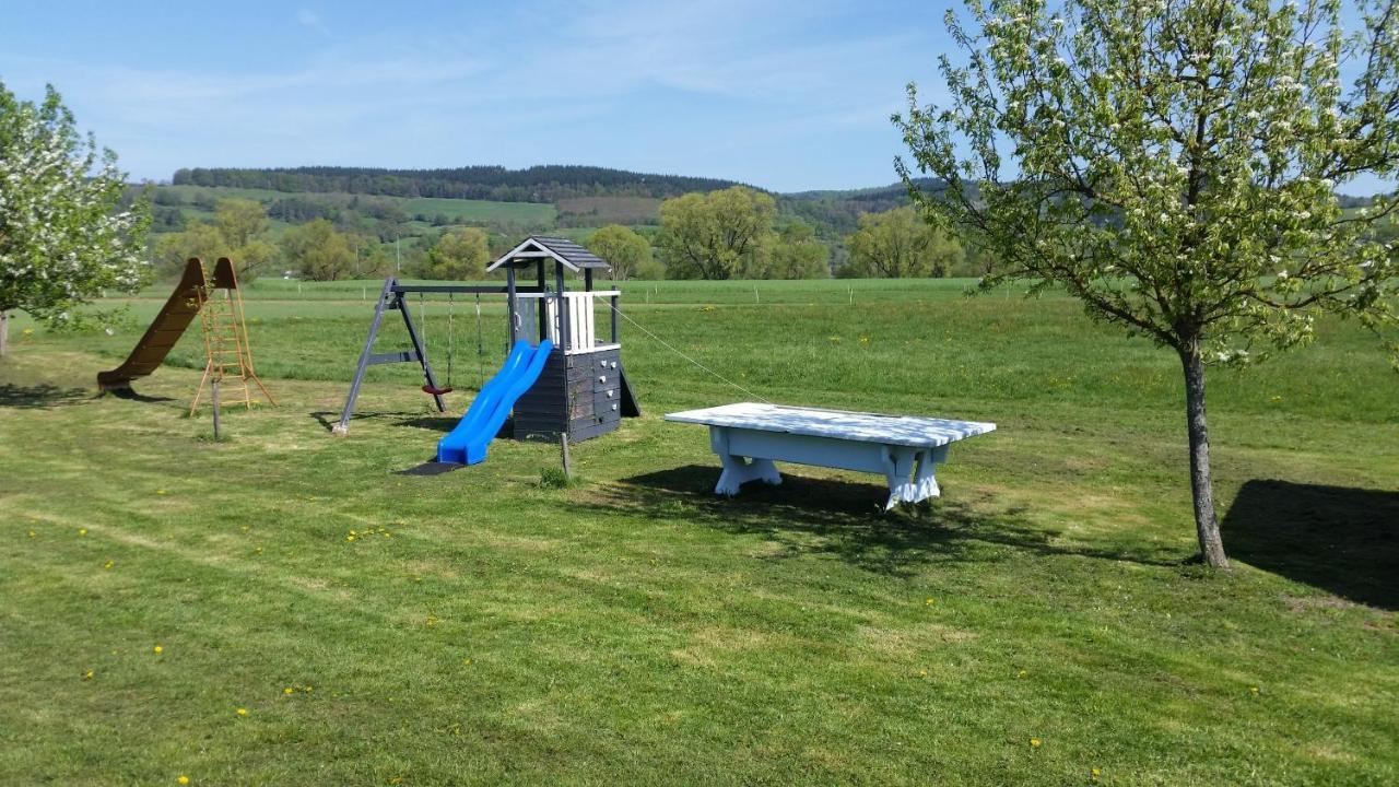 Gemuetlicher Wohnwagen In Der Natur Alheim Exteriör bild